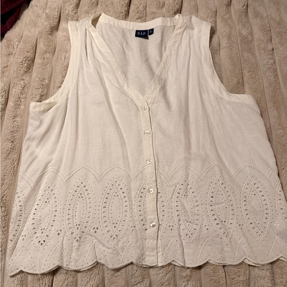 GAP Women's Cream Button-Down Blouse